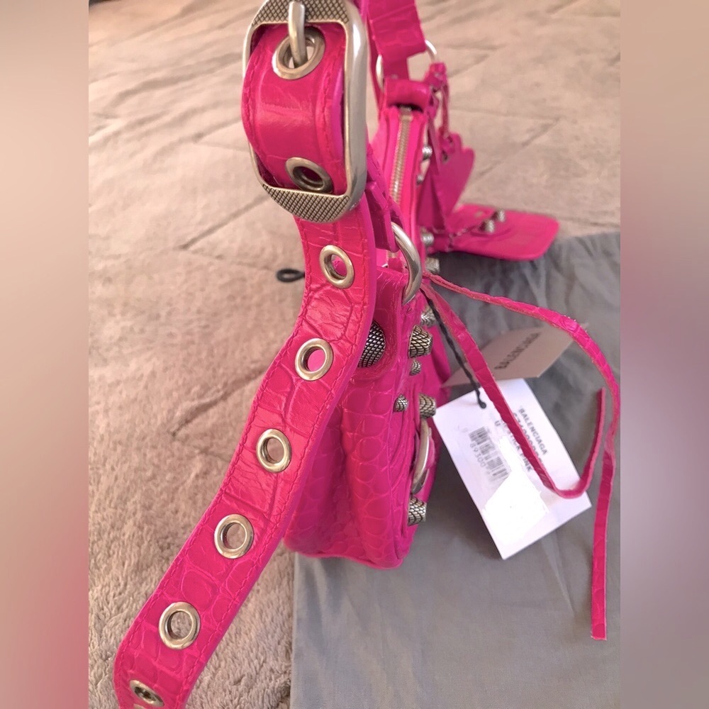 NEW🔥BALENCIAGA Extra Small Le Cagole Calfskin Shoulder Bag🔥 - Picture 13 of 16